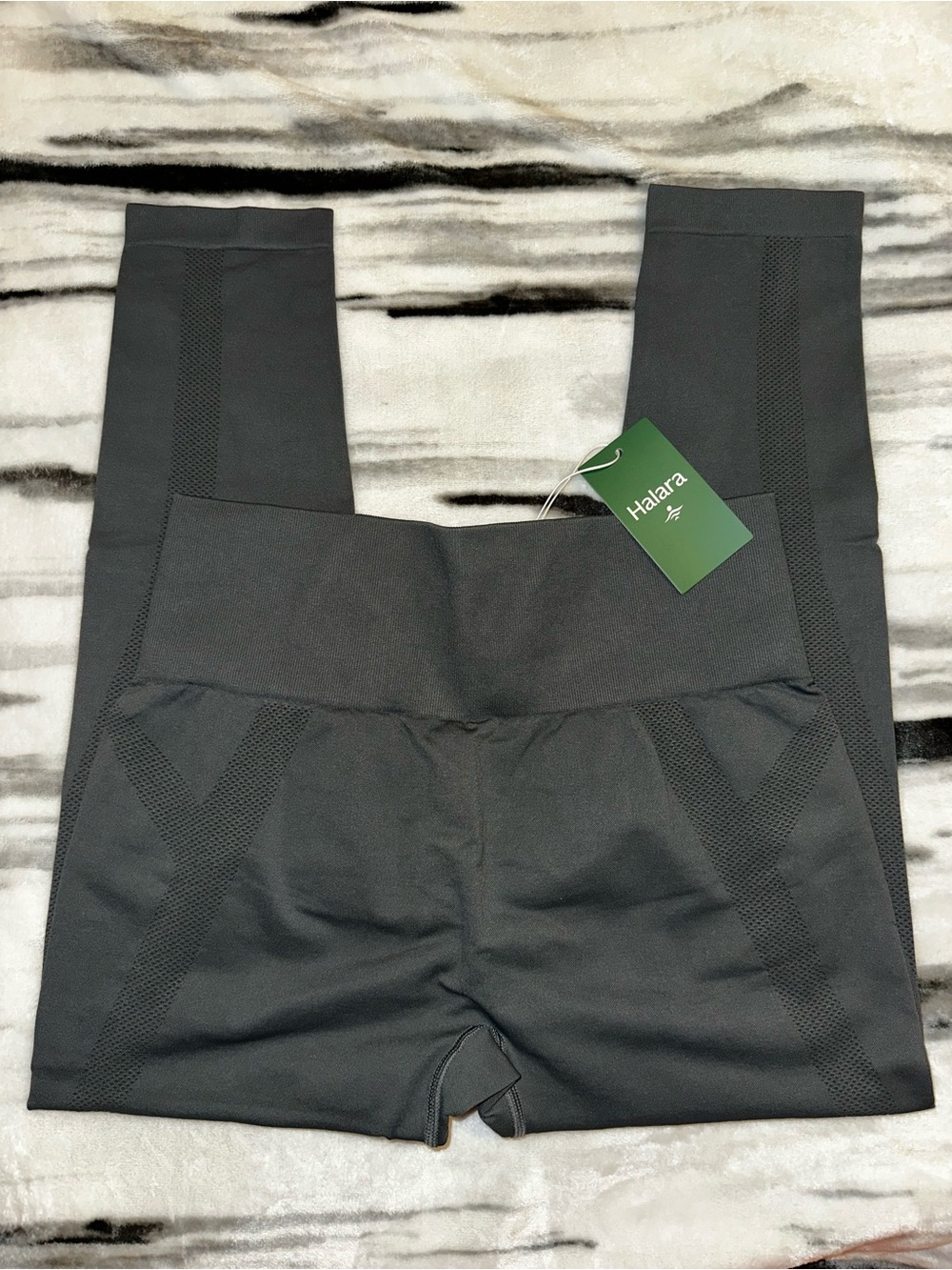 HALARA Seamless High-Rise Leggings in gray